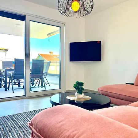 Deluxe Apartamento Vantacici